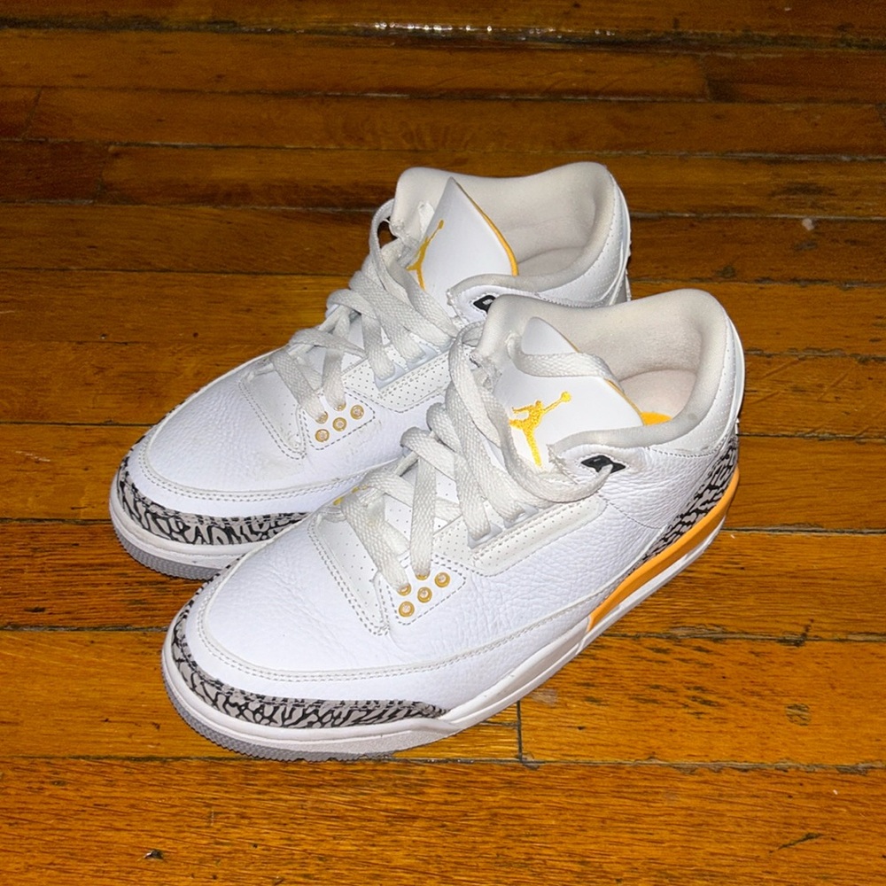 Jordan 3s size 7.5 women